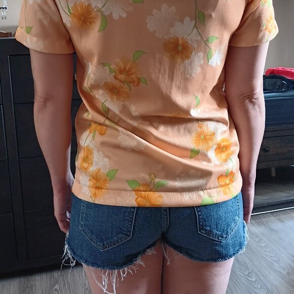Vintage 70s Peach Floral Blouse Short Sleeve Button-Up - Picture 4 of 4